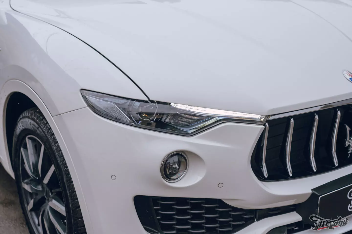 Кузовной ремонт Maserati Levante и установка bi-led модулей